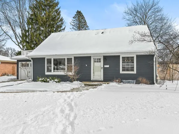 W61N878 Arbor DRIVE, Cedarburg, WI 53012