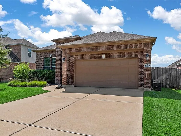 16319 Denise Terrace Dr — Photo 48