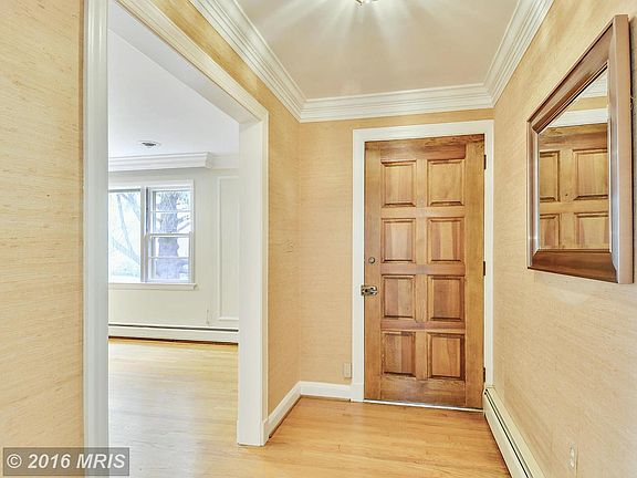 3rd image of 16660 Emory Ln