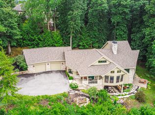 54 Braemar Dr, Valparaiso, IN 46385