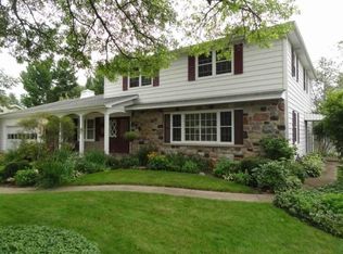 328 Seminole Rd, Janesville, WI 53545