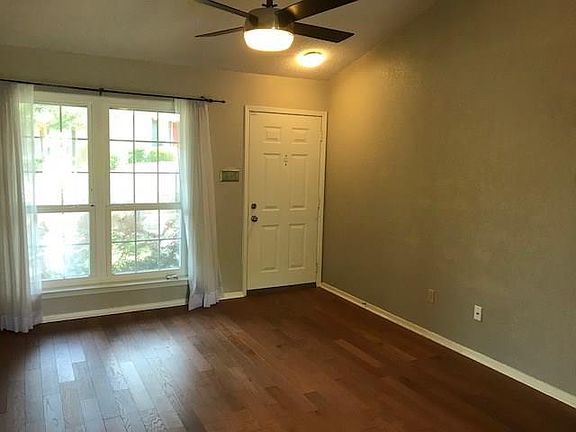 2nd image of 1015 E Yager Ln Unit 212