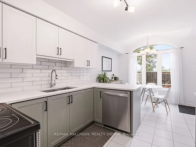 1542 Tonilee Dr — Photo 15
