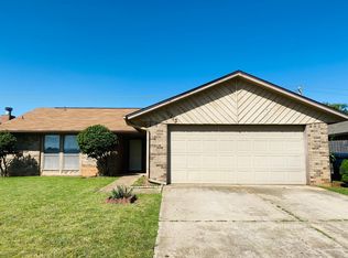 10213 Hillcrest Dr, Oklahoma City, OK 73159