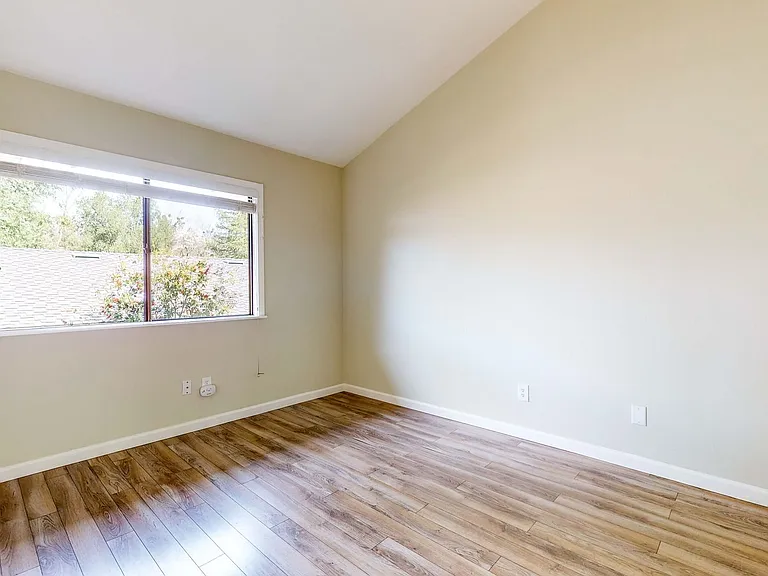 372 Los Alamos Rd — Photo 27