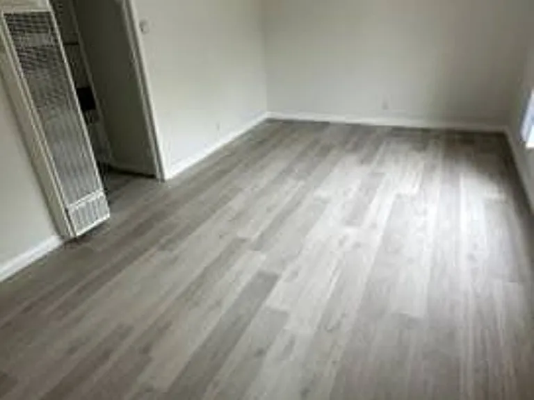 f7124 — Photo 23