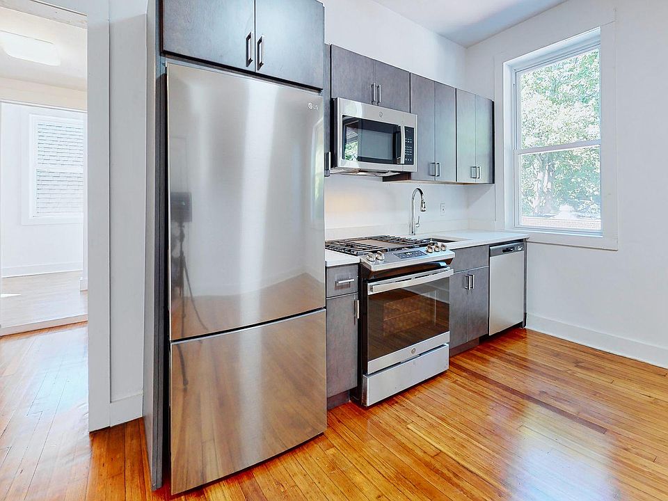 2nd image of 1380 State St #2