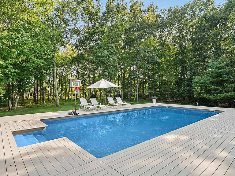 39 Fresh Pond Rd — Photo 19