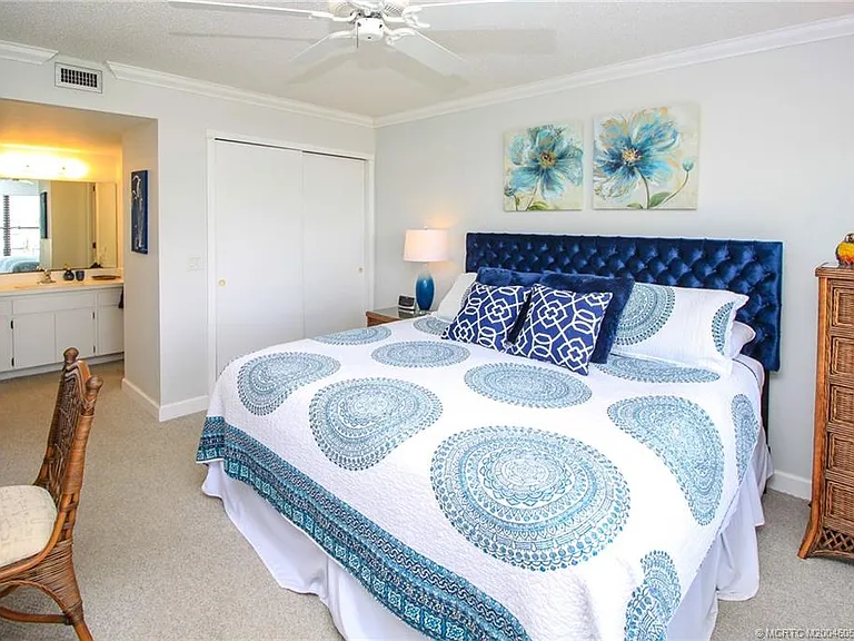 350 NE Edgewater Dr #202 — Photo 16