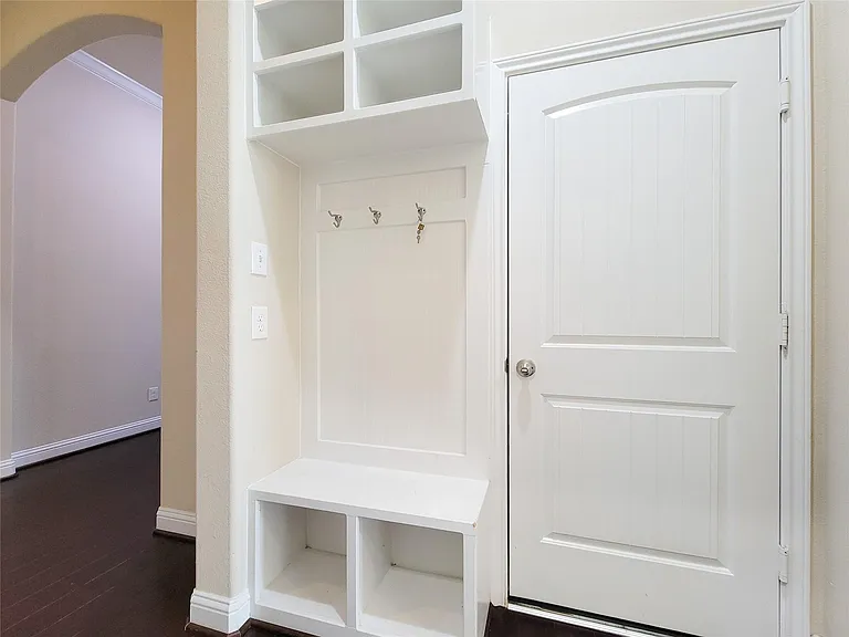 4102 Astoria Manor Ln — Photo 35