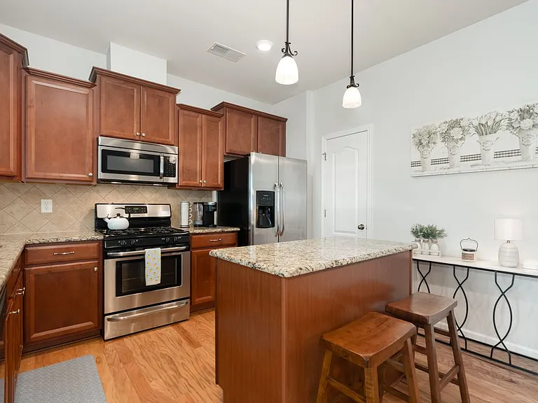 3021 Honeylocust Ln — Photo 11