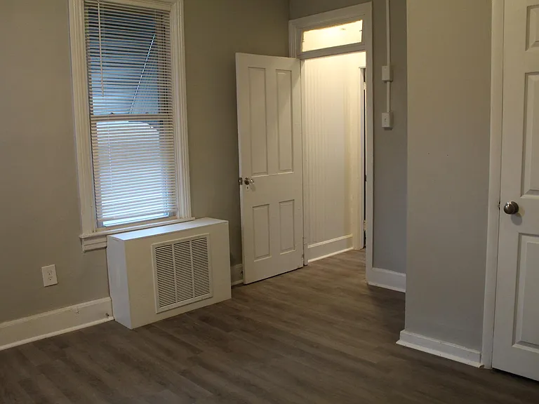 38 E High St — Photo 33