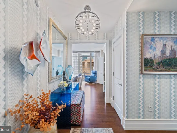 130 S 18th St Unit 2302, Philadelphia, PA 19103