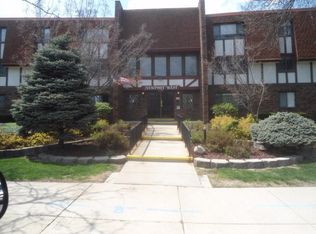 5253 N Lovers Lane Rd UNIT 126, Milwaukee, WI 53225