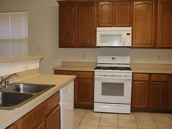 3rd image of 4406 Alderney Dr