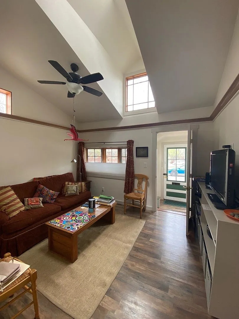 Furnished One Bedroom plus Office One Bath Seasonal Rental in Downtown Glenwood Springs — Photo 3