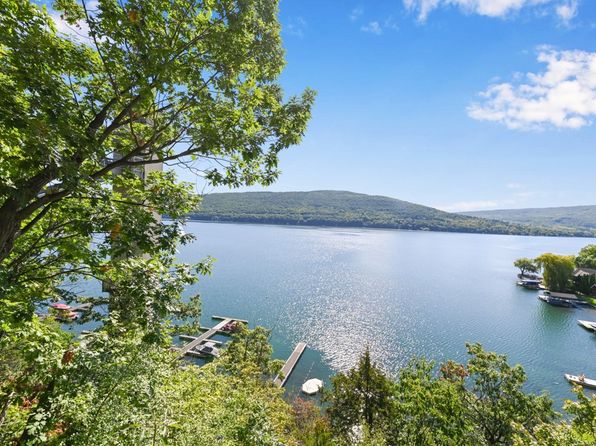 7 Cliffside Dr, Canandaigua, NY 14424