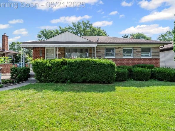 24346 Hayes Ave, Eastpointe, MI 48021