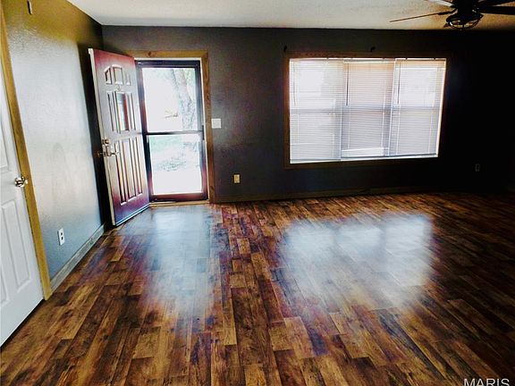 2nd image of 20445 Sweetwater Rd