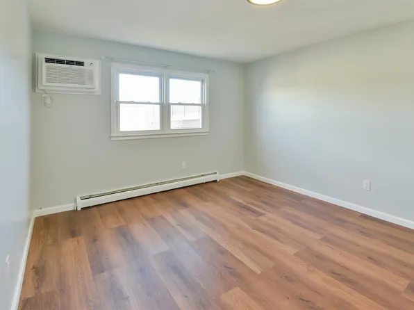 45 East 51st Street image 21 of 26