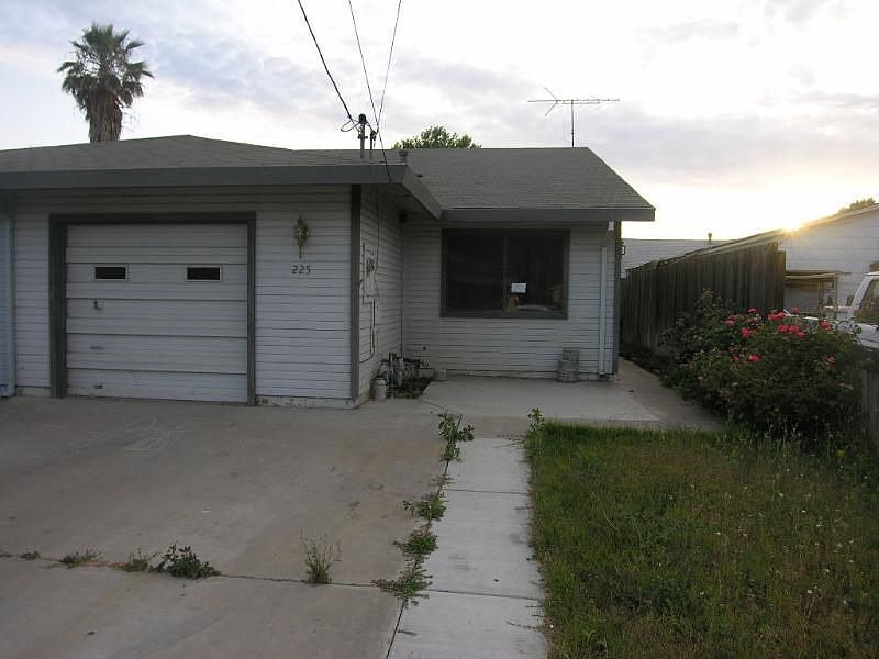 1st image of 225 Freeman St