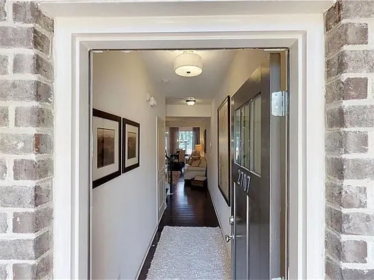 24 Garrison Dr — Photo 2