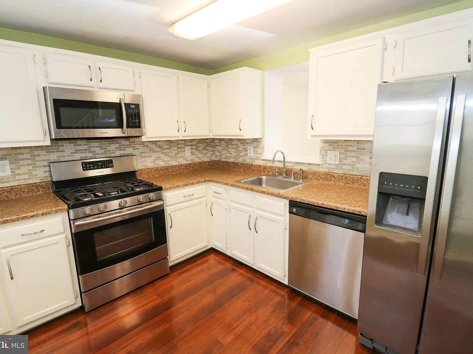 2 bed, 2.5 bath, 1102 sqft, $2,250 — Photo 3