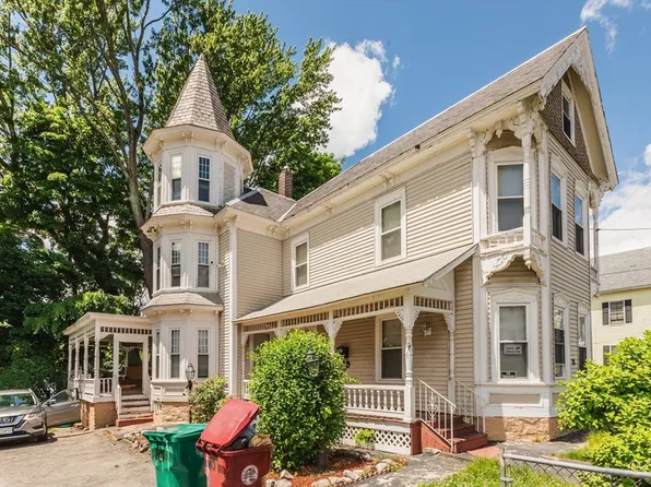 18 May St, Lowell, MA 01850