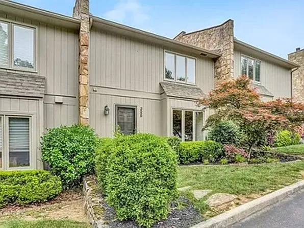 3559 Londonderry Ln, Roanoke, VA 24018