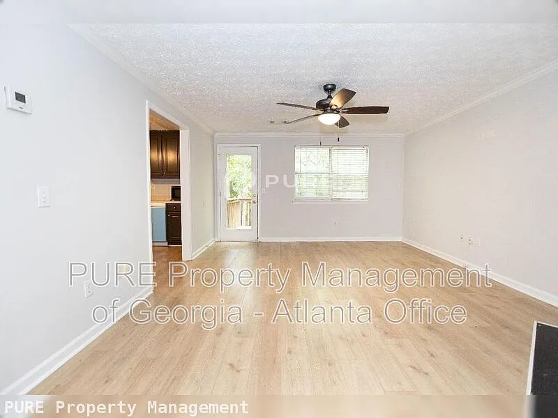3 bed, 2.0 bath, 1248 sqft, $1,795 — Photo 3