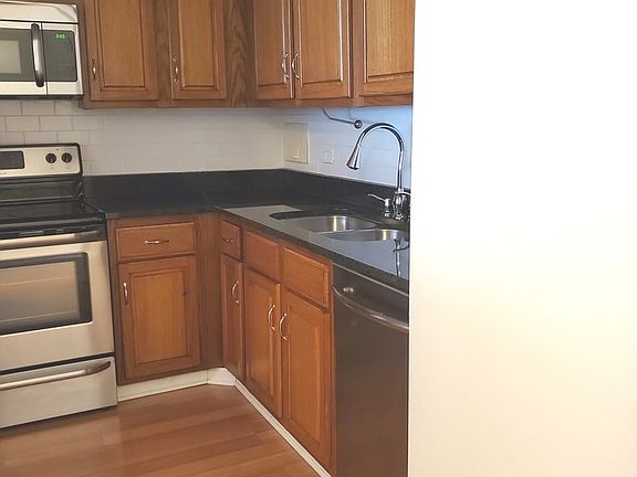 5th image of 1344 N Dearborn Pkwy #5F