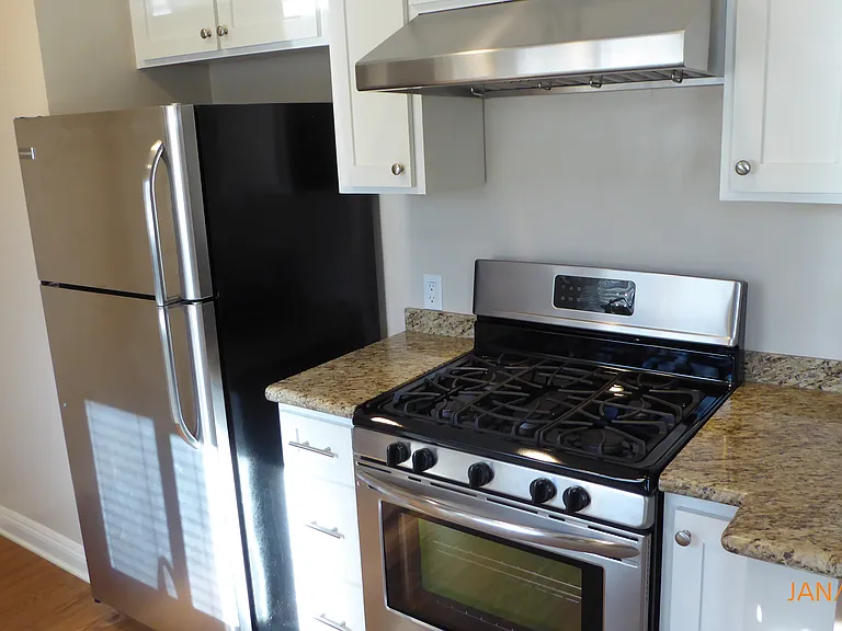 8428 Amigo Ave #5 — Photo 2
