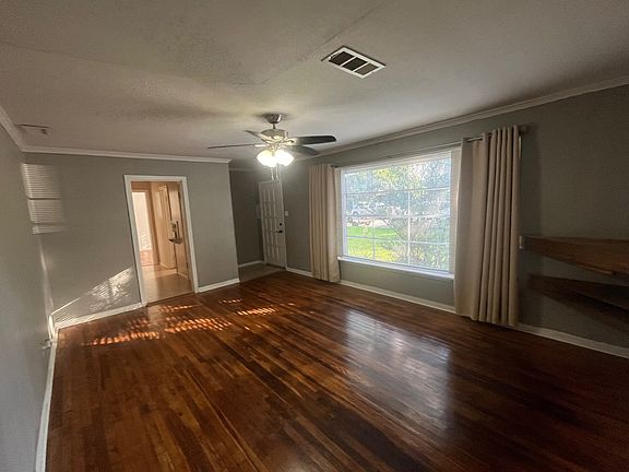 4th image of 2212 Berkley St