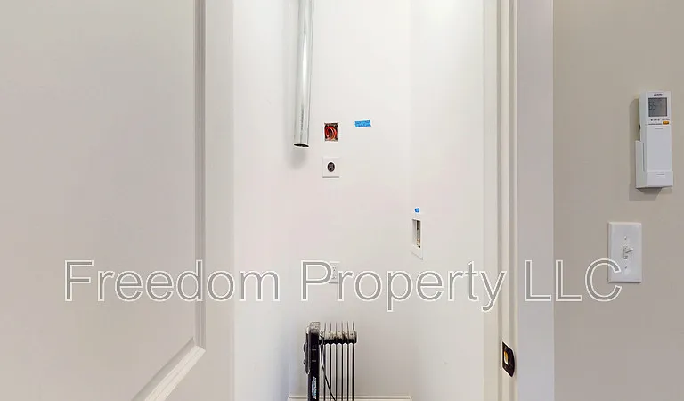 130 Center St #2 — Photo 12