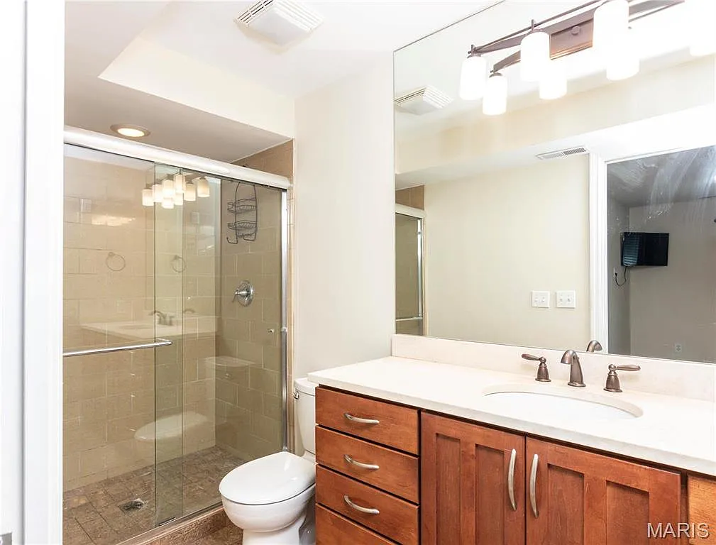 2 bed, 1007 sqft, $2,395 — Photo 2