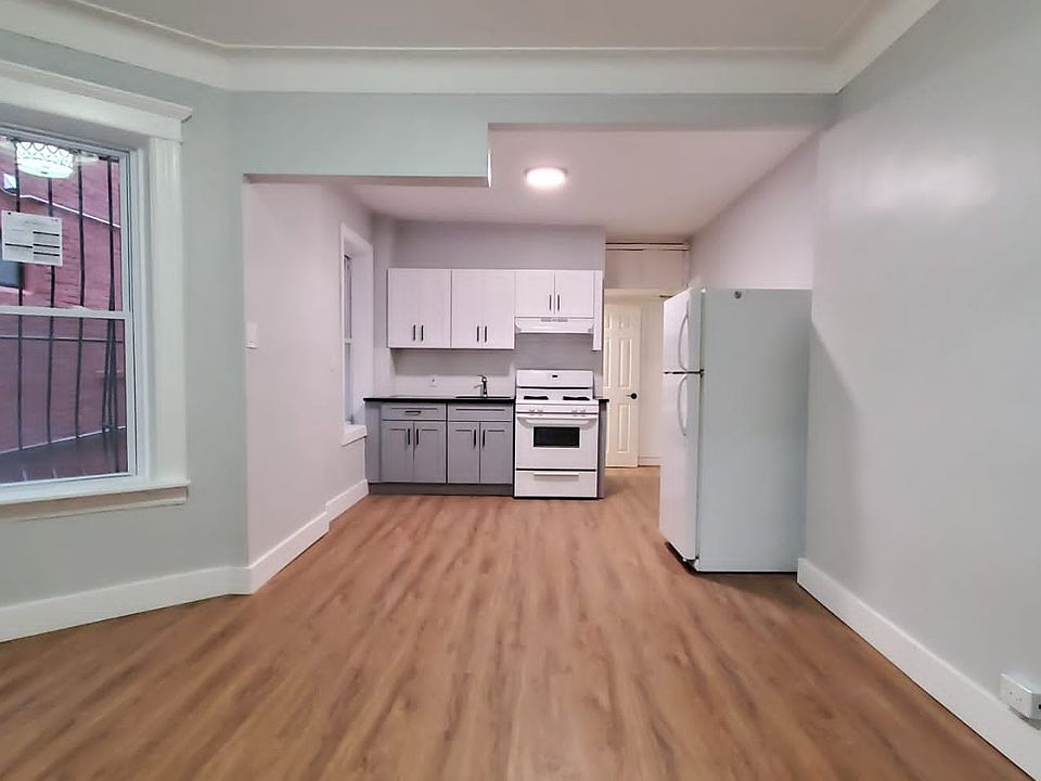 2nd image of 934 Pavonia Ave #1E