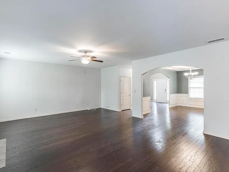 107 Pocono Ct — Photo 10