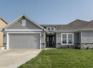 16920 S Heatherwood St, Olathe, KS 66062