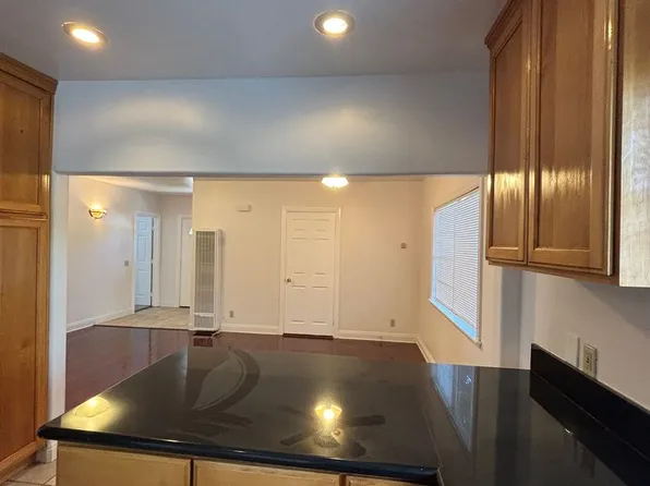 Ocean Beach - Spacious 2 Bedroom With Bonus Room/Office Property Close To Ob Park & More!, 4931 Coronado Ave, San Diego, CA 92107