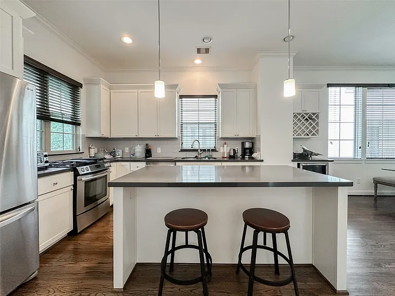 2 Hermann Park Ct — Photo 6