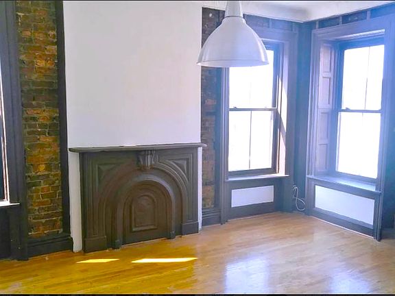3rd image of 493 Tompkins Ave #3