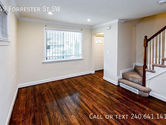 5th image of 149 Forrester St SW