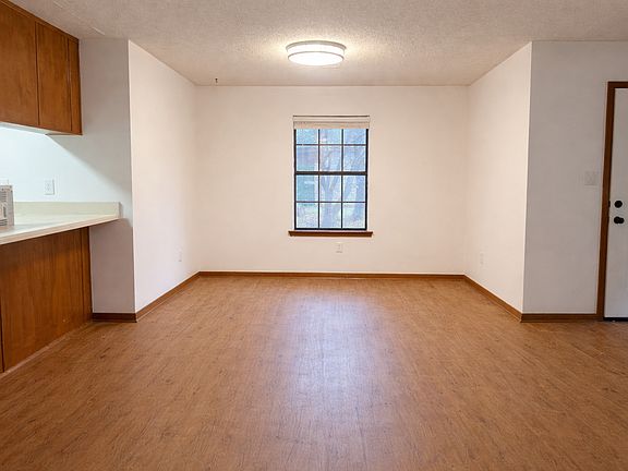 5th image of 1390 Pinnacle Dr #B