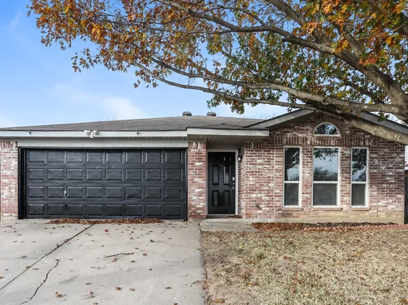 556 Blue Haze Dr, Fort Worth, TX 76108