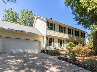 905 Northshore Ct, High Point, NC 27265