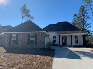 26 Flora Ln, Freeport, FL 32439