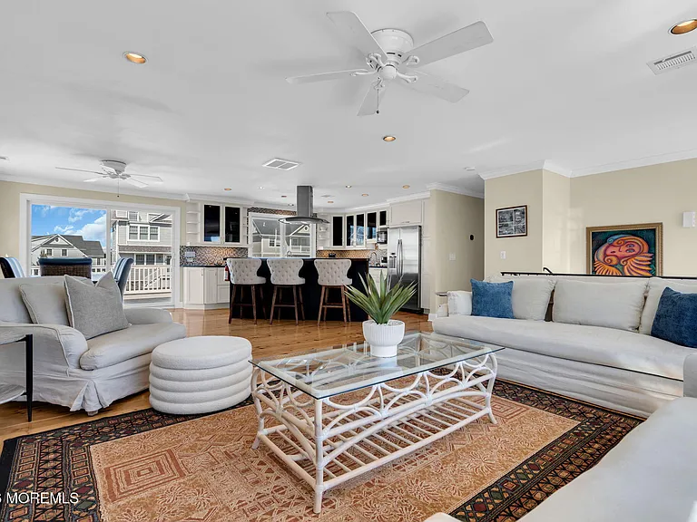 326 Cutter Ln — Photo 4