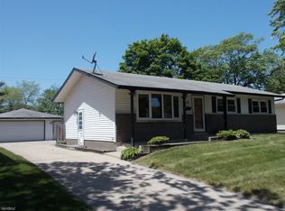 18350 Locust St, Lansing, IL 60438