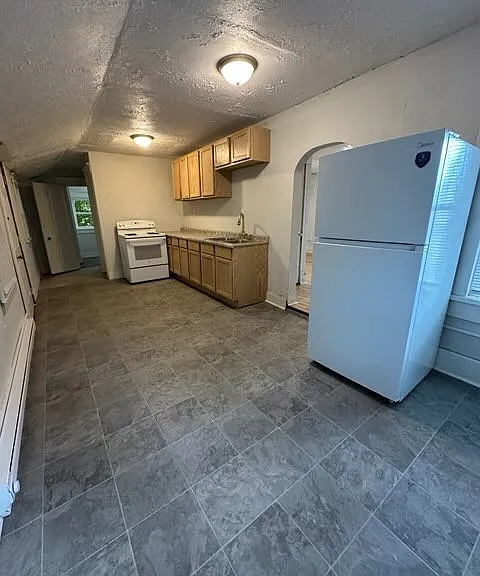 1212 S Brotherton St — Photo 10
