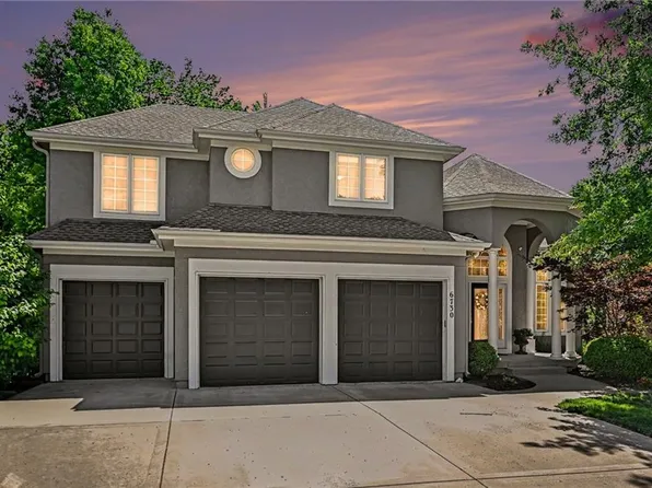 6730 NW Meyers Cir, Parkville, MO 64152